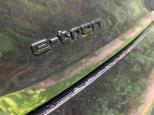 2023 Audi e-tron Premium quattro