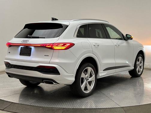 2025 Audi Q5 Premium Plus TFSI quattro S tronic