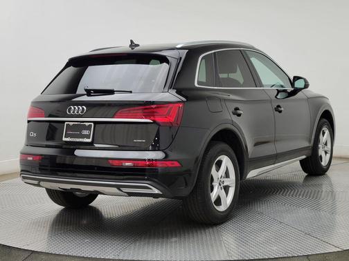 Brilliant Black 2023 Audi Q5 40 Premium