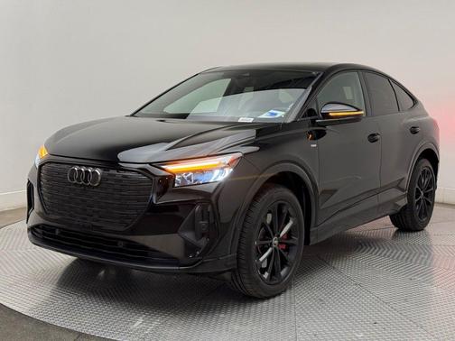 2022 Audi e-tron Premium Plus