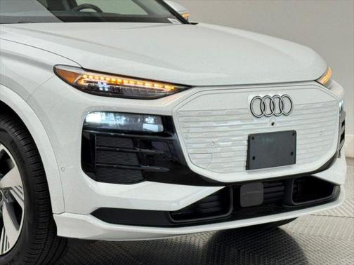 2025 Audi Q6 e-tron Premium Plus quattro