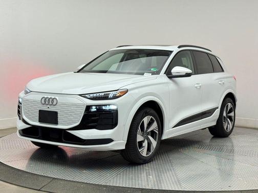 2025 Audi Q6 e-tron Premium Plus quattro