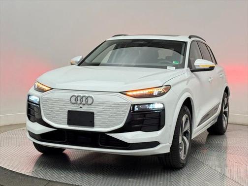 2025 Audi Q6 e-tron Premium Plus quattro