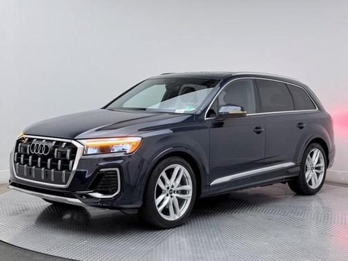 2025 Audi Q7 55 Premium Plus
