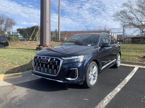 2025 Audi Q7 55 Premium Plus