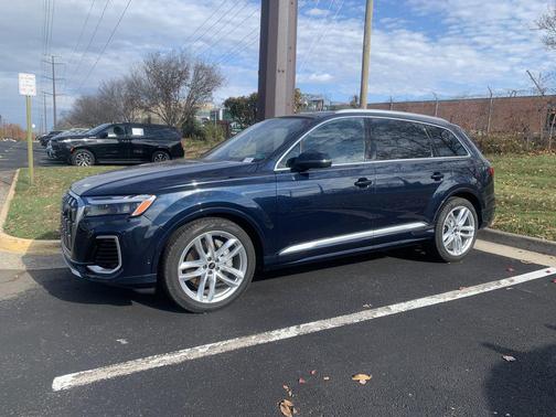 2025 Audi Q7 55 Premium Plus