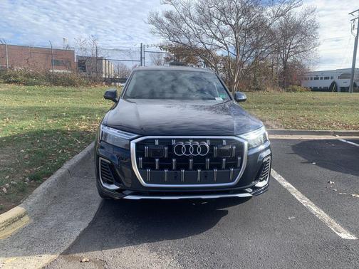 2025 Audi Q7 55 Premium Plus