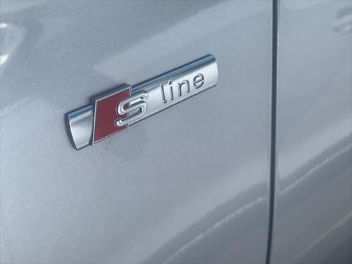 2023 Audi Q5 45 S line Premium