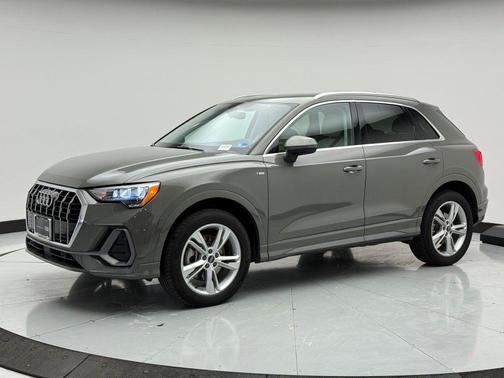 2022 Audi Q3 45 S line Premium