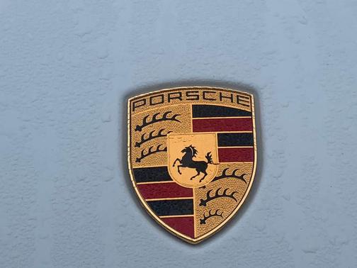 2023 Porsche Macan Base