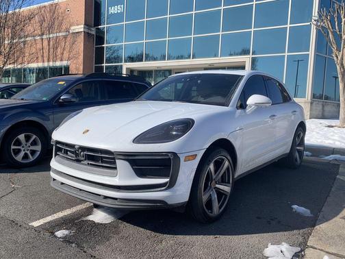 2023 Porsche Macan Base