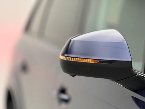 2023 Audi Q7 55 Premium Plus