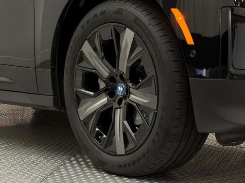 2025 BMW iX xDrive50