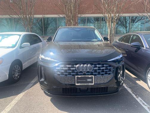 Black Metallic 2025 Audi Q5 Premium TFSI quattro S tronic