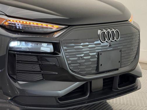 2025 Audi Q6 e-tron Prestige quattro