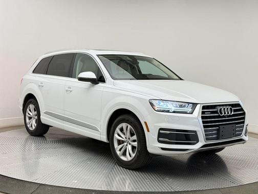 Glacier White Metallic 2019 Audi Q7 45 Premium Plus