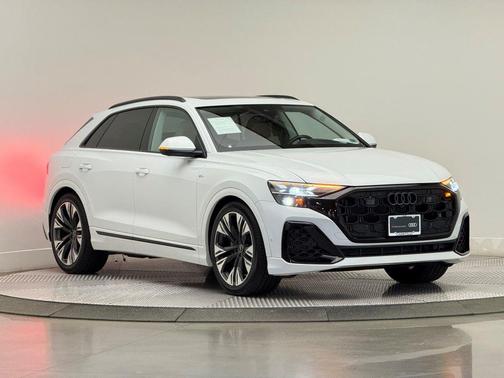2025 Audi Q8 55 Prestige