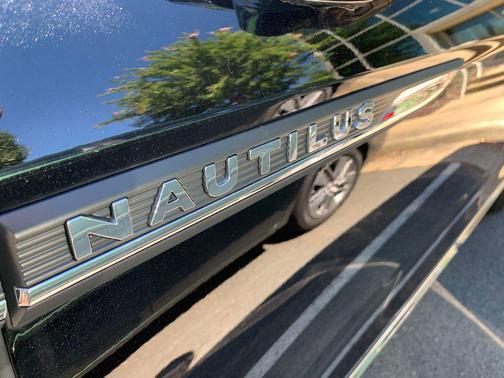2023 Lincoln Nautilus Standard