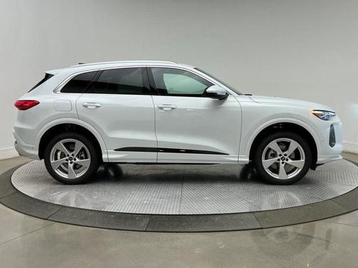 2025 Audi Q5 Premium Plus TFSI quattro S tronic