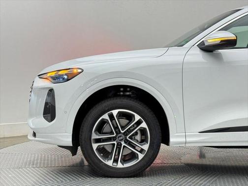 2025 Audi Q5 Premium