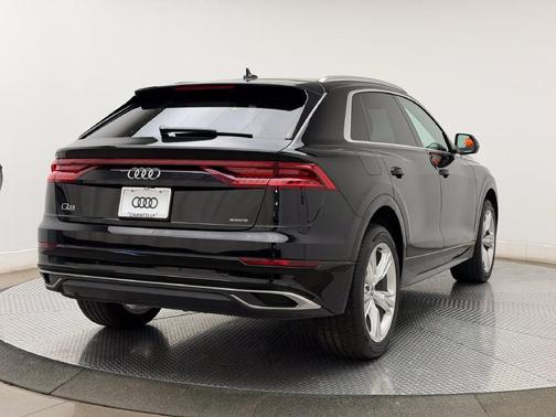 Night Black 2020 Audi Q8 55 Premium