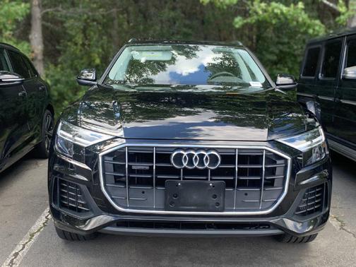 Night Black 2020 Audi Q8 55 Premium