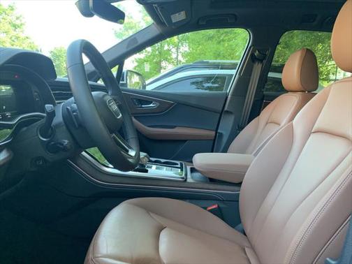 2025 Audi Q7 45 Premium Plus