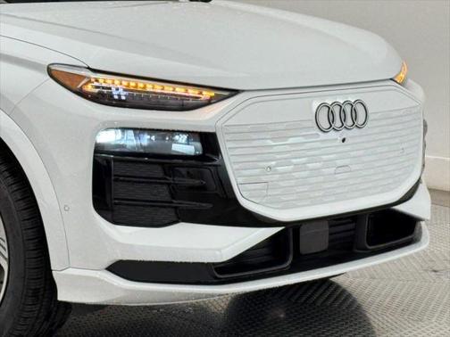 2025 Audi Q6 e-tron Premium Plus quattro