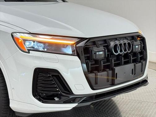 2025 Audi Q7 45 Premium Plus