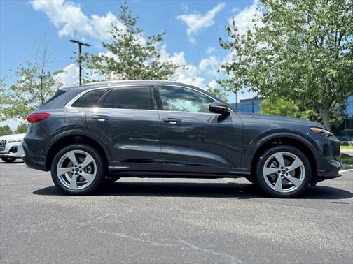2025 Audi Q5 Premium Plus
