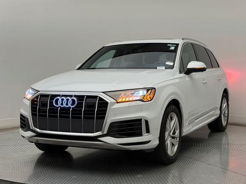 Glacier White Metallic 2023 Audi Q7 55 Prestige