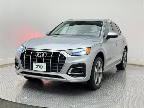 2023 Audi Q5 40 Premium Plus