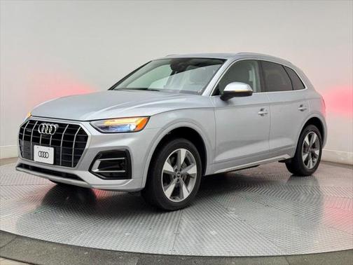 2023 Audi Q5 40 Premium Plus