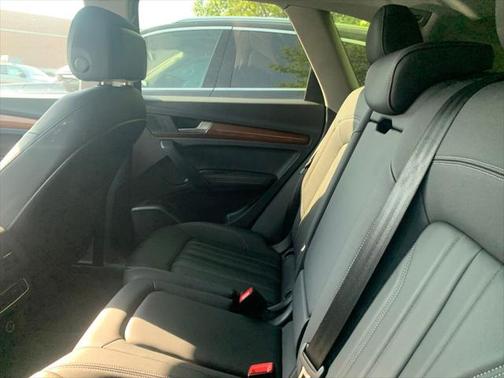 2023 Audi Q5 40 Premium Plus