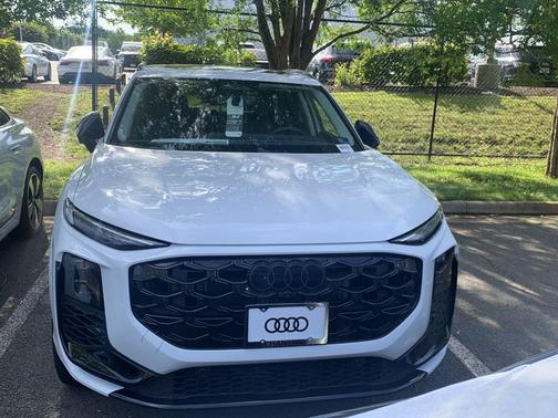 Glacier White Metallic 2026 Audi Q3 TFSI quattro S tronic