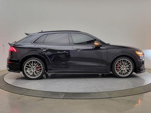 Orca Black Metallic 2021 Audi SQ8 4.0T Prestige