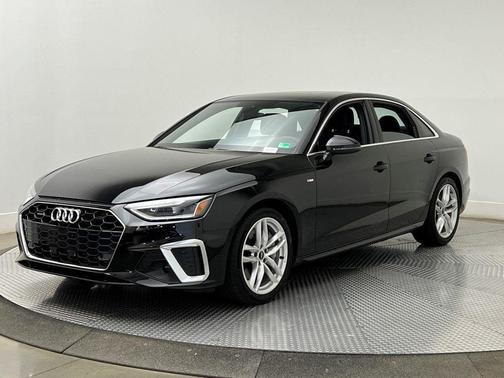 2023 Audi A4 45 S line Premium
