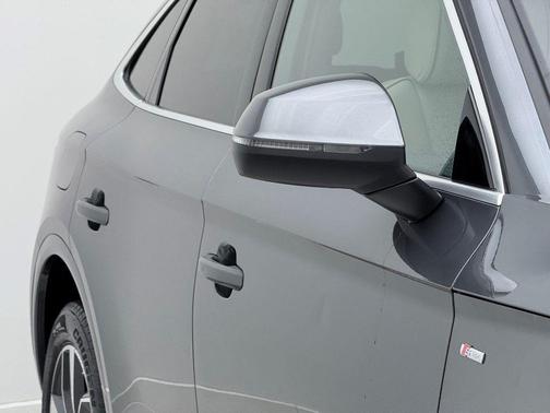 2022 Audi Q5 45 S line Premium Plus