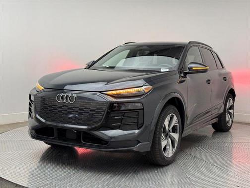 2025 Audi Q6 e-tron Premium Plus quattro