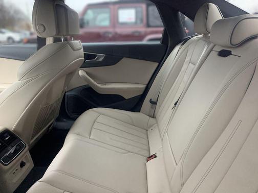 2023 Audi A4 45 S line Premium Plus