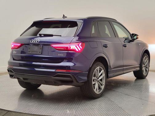 Navarra Blue Metallic 2023 Audi Q3 Premium 45 TFSI S line quattro Tiptronic