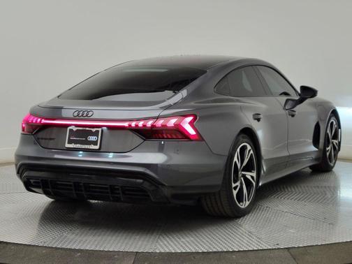 2023 Audi e-tron GT Premium Plus quattro