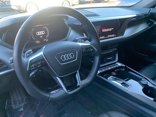 2023 Audi e-tron GT Premium Plus quattro