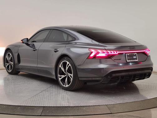 2023 Audi e-tron GT Premium Plus quattro