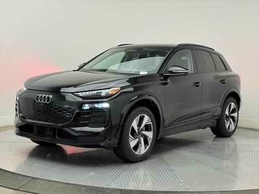 2025 Audi Q6 e-tron Premium Plus quattro