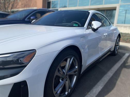 2022 Audi e-tron GT Premium Plus