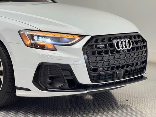 2025 Audi A8 L 55 TFSI quattro Tiptronic