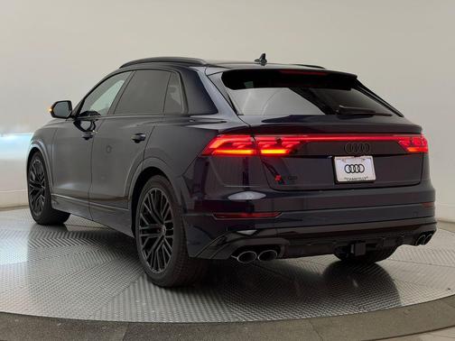 Waitomo Blue Metallic 2026 Audi SQ8 4.0T Prestige