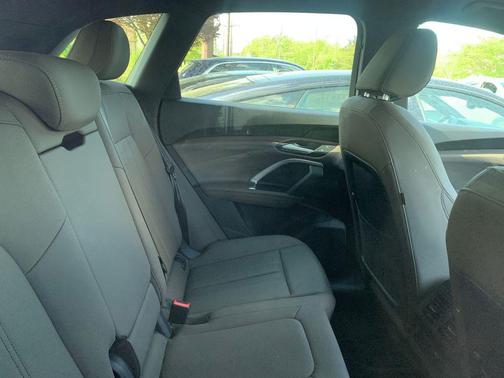 Blue Metallic 2025 Audi Q5 Premium TFSI quattro S tronic