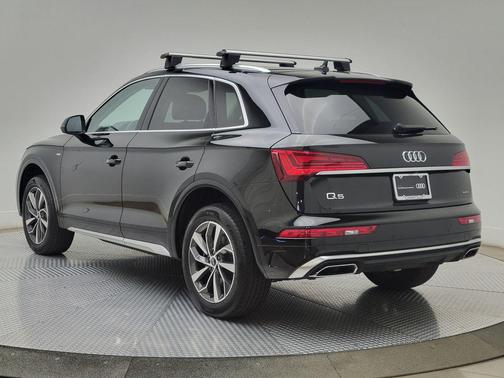 Mythos Black Metallic 2023 Audi Q5 45 S line Premium Plus